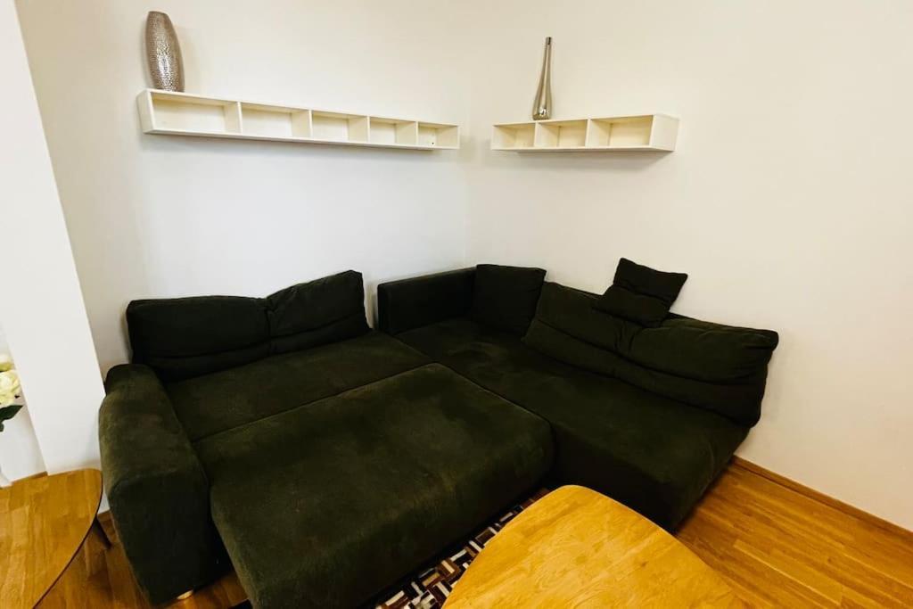 Holesovice, Garden, Garage דירה פראג