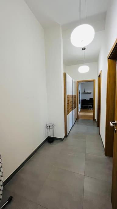 דירה Holesovice, Garden, Garage פראג