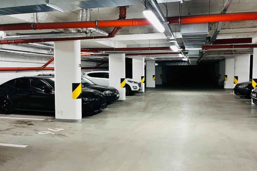 Holesovice, Garden, Garage דירה פראג