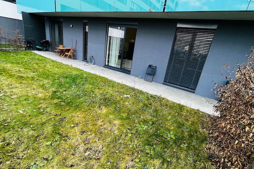 Holesovice, Garden, Garage Apartmán
